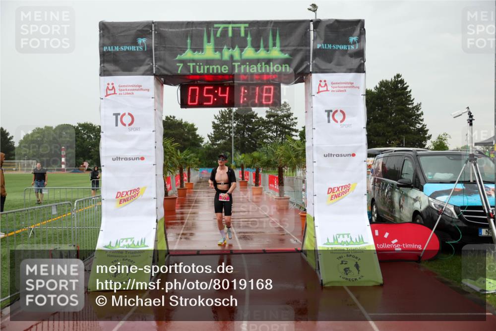 15.06.2025 - 7 Türme Triathlon Michael Strokosch http://msf.ph/oto/8019168 15.06.2025 15:41:17 Ziel 303 meine-sportfotos.de