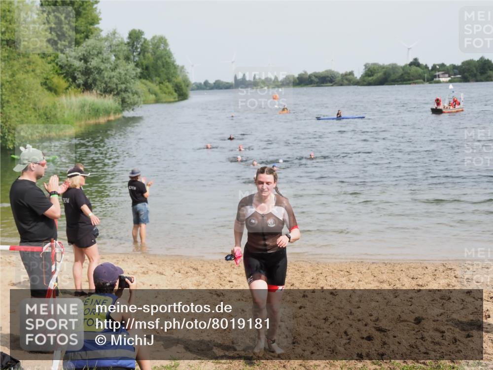 21.06.2025 - 27. Vierlanden-Triathlon MichiJ http://msf.ph/oto/8019181 15.06.2026 10:19:19 Schwimmen 474, 558 meine-sportfotos.de