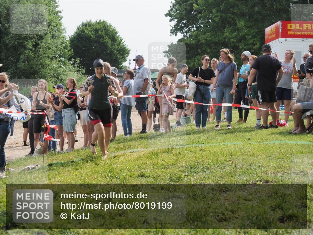 15.06.2025 - 27. Vierlanden-Triathlon KatJ http://msf.ph/oto/8019199 15.06.2025 10:18:34 Schwimmen 495, 533, 535, 621, 628 meine-sportfotos.de