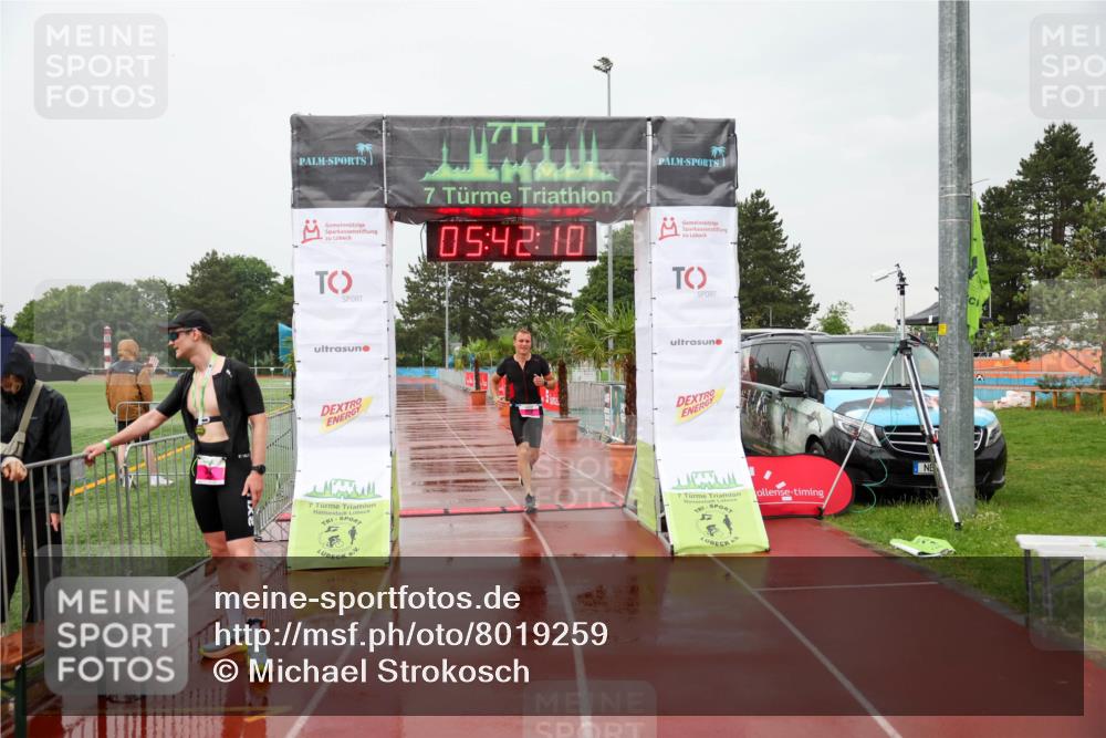 15.06.2025 - 7 Türme Triathlon Michael Strokosch http://msf.ph/oto/8019259 15.06.2025 15:42:10 Ziel 208 meine-sportfotos.de