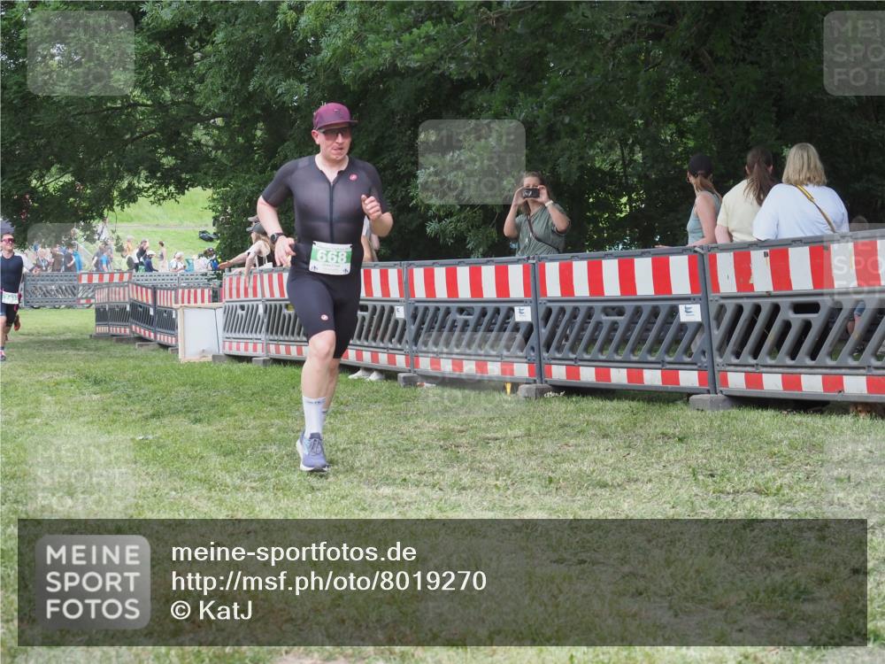21.06.2025 - 27. Vierlanden-Triathlon KatJ http://msf.ph/oto/8019270 15.06.2025 13:18:58 Ziel 646, 668, 743 meine-sportfotos.de