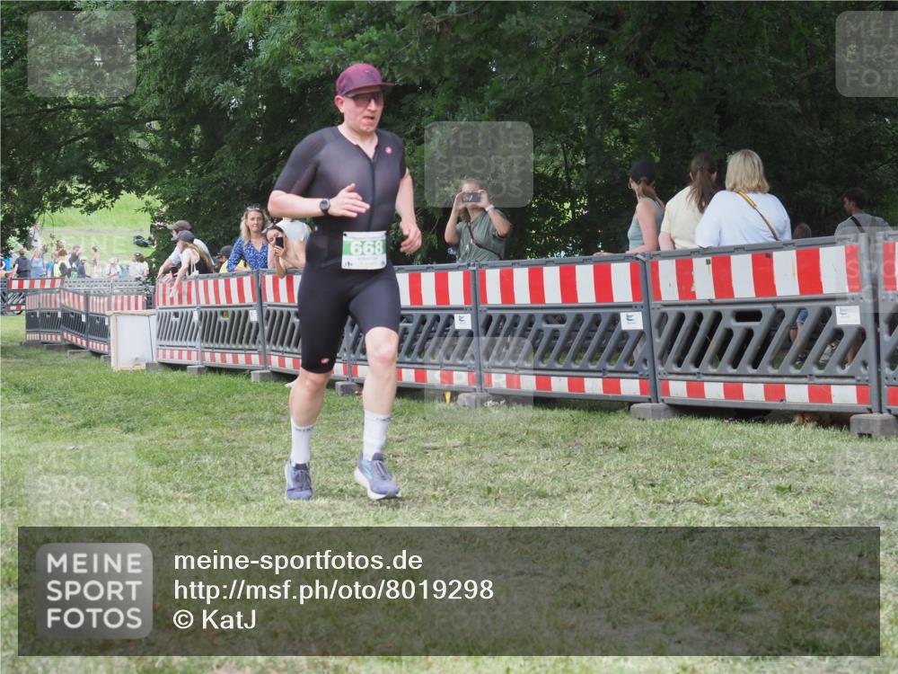 21.06.2025 - 27. Vierlanden-Triathlon KatJ http://msf.ph/oto/8019298 15.06.2025 13:18:59 Ziel 646, 668, 743 meine-sportfotos.de