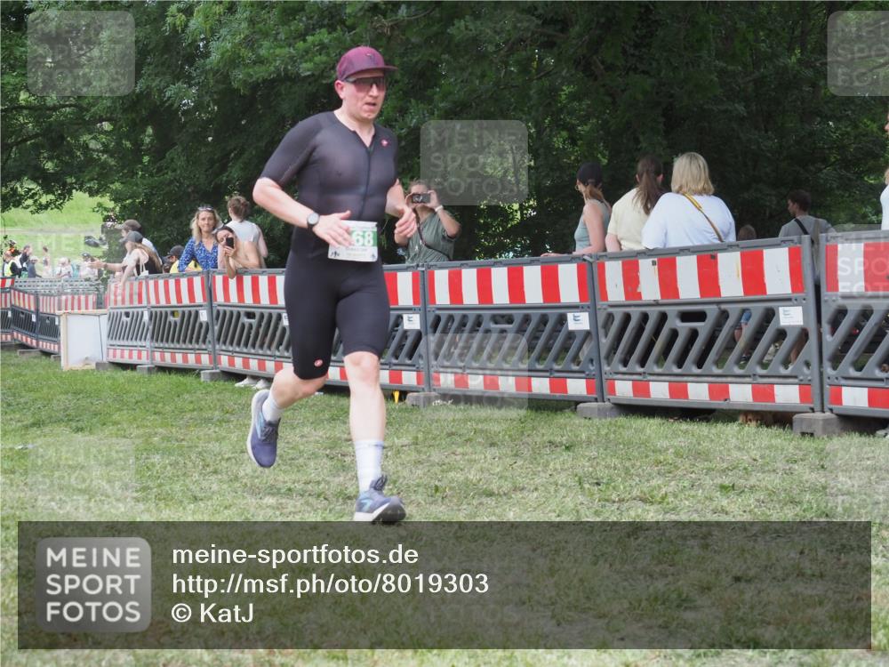 21.06.2025 - 27. Vierlanden-Triathlon KatJ http://msf.ph/oto/8019303 15.06.2025 13:18:59 Ziel 646, 668, 743 meine-sportfotos.de