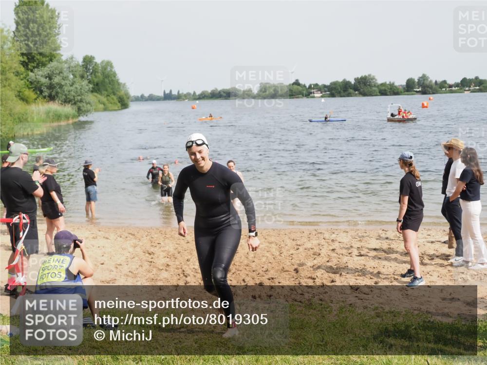 21.06.2025 - 27. Vierlanden-Triathlon MichiJ http://msf.ph/oto/8019305 15.06.2026 10:19:42 Schwimmen 503, 539, 603 meine-sportfotos.de