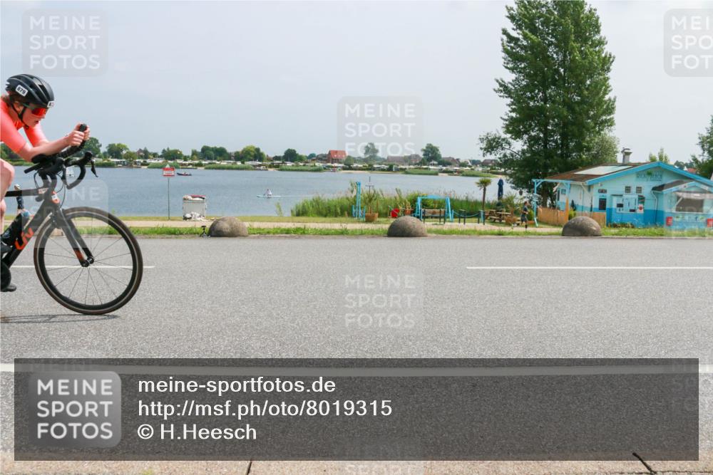 21.06.2025 - 27. Vierlanden-Triathlon H.Heesch http://msf.ph/oto/8019315 15.06.2025 12:00:45 Radfahren 199, 879 meine-sportfotos.de
