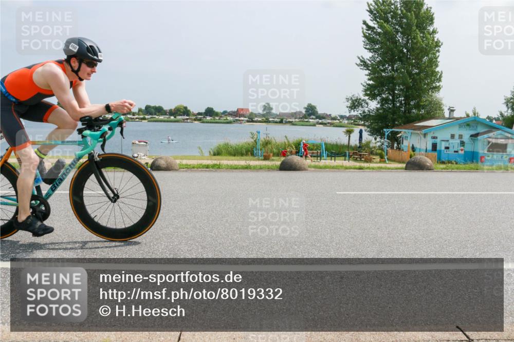 21.06.2025 - 27. Vierlanden-Triathlon H.Heesch http://msf.ph/oto/8019332 15.06.2025 12:00:51 Radfahren 650, 745, 929 meine-sportfotos.de
