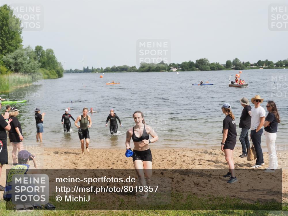 21.06.2025 - 27. Vierlanden-Triathlon MichiJ http://msf.ph/oto/8019357 15.06.2026 10:19:45 Schwimmen 500, 503, 539, 578, 603 meine-sportfotos.de