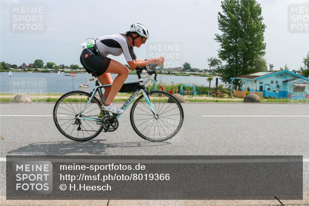21.06.2025 - 27. Vierlanden-Triathlon H.Heesch http://msf.ph/oto/8019366 15.06.2025 12:00:52 Radfahren 650, 745, 754, 929 meine-sportfotos.de
