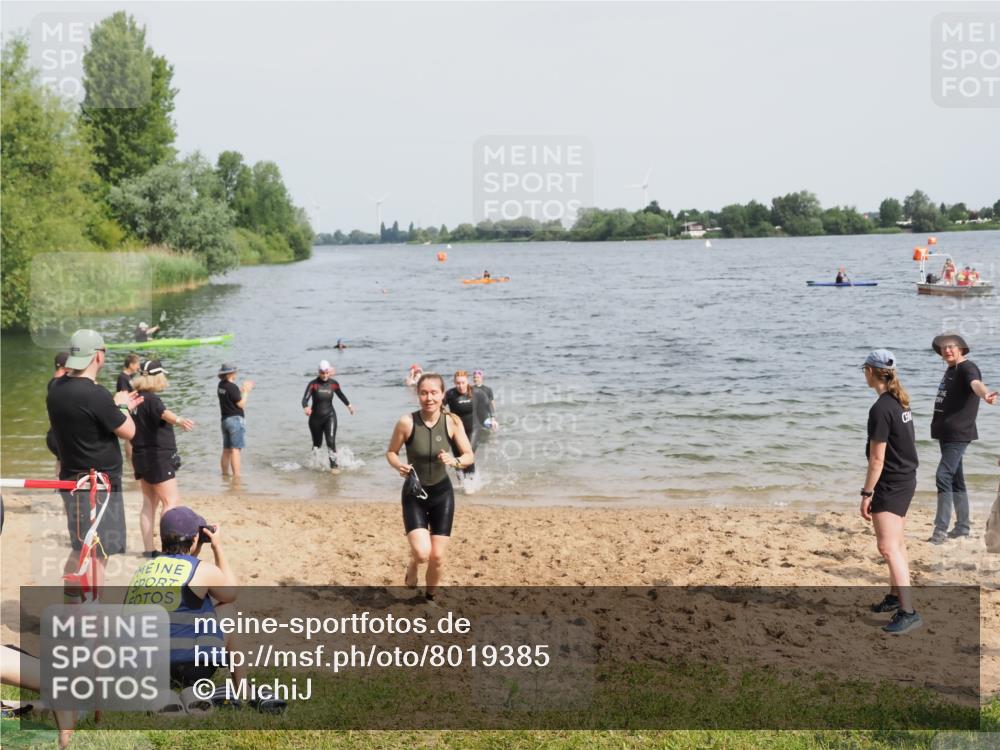 21.06.2025 - 27. Vierlanden-Triathlon MichiJ http://msf.ph/oto/8019385 15.06.2026 10:19:47 Schwimmen 500, 503, 539, 569, 578, 603 meine-sportfotos.de