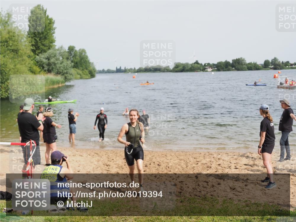 21.06.2025 - 27. Vierlanden-Triathlon MichiJ http://msf.ph/oto/8019394 15.06.2026 10:19:47 Schwimmen 500, 503, 539, 569, 578, 603 meine-sportfotos.de