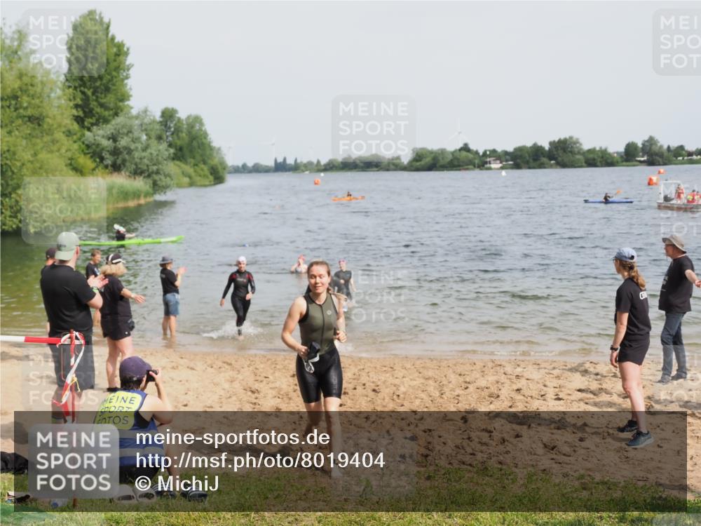 21.06.2025 - 27. Vierlanden-Triathlon MichiJ http://msf.ph/oto/8019404 15.06.2026 10:19:47 Schwimmen 500, 503, 539, 569, 578, 603 meine-sportfotos.de