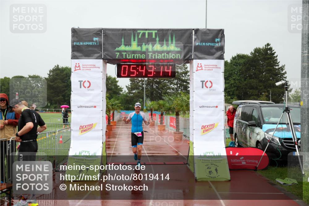 15.06.2025 - 7 Türme Triathlon Michael Strokosch http://msf.ph/oto/8019414 15.06.2025 15:43:14 Ziel  meine-sportfotos.de