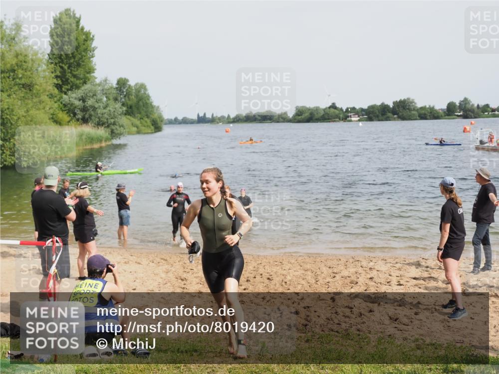 21.06.2025 - 27. Vierlanden-Triathlon MichiJ http://msf.ph/oto/8019420 15.06.2026 10:19:48 Schwimmen 500, 503, 539, 569, 578, 603 meine-sportfotos.de