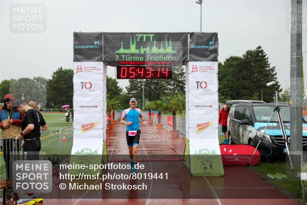 15.06.2025 - 7 Türme Triathlon Michael Strokosch http://msf.ph/oto/8019441 15.06.2025 15:43:14 Ziel  meine-sportfotos.de