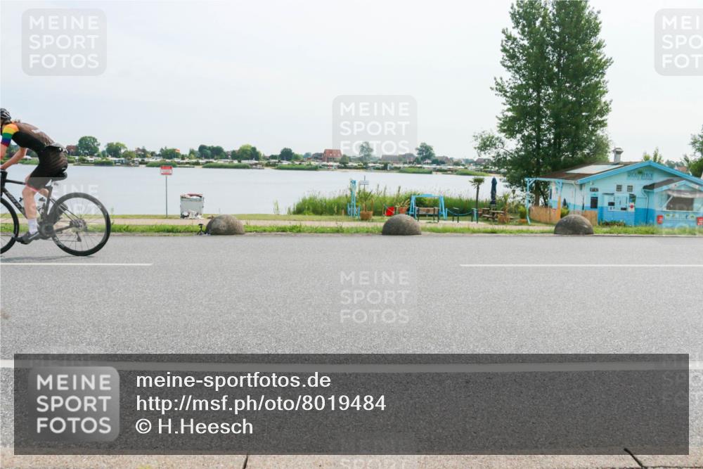 15.06.2025 - 27. Vierlanden-Triathlon H.Heesch http://msf.ph/oto/8019484 15.06.2025 10:23:10 Radfahren 80, 570, 620 meine-sportfotos.de
