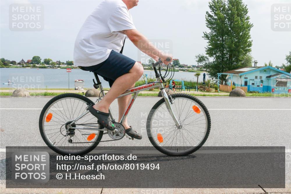 21.06.2025 - 27. Vierlanden-Triathlon H.Heesch http://msf.ph/oto/8019494 15.06.2025 12:01:35 Radfahren 780, 899 meine-sportfotos.de