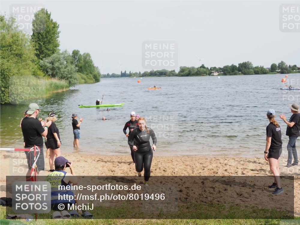 21.06.2025 - 27. Vierlanden-Triathlon MichiJ http://msf.ph/oto/8019496 15.06.2026 10:19:50 Schwimmen 500, 503, 539, 569, 578 meine-sportfotos.de