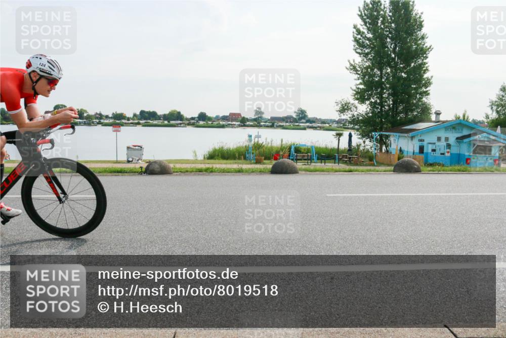 15.06.2025 - 27. Vierlanden-Triathlon H.Heesch http://msf.ph/oto/8019518 15.06.2025 09:38:36 Radfahren 4, 123, 124, 235 meine-sportfotos.de