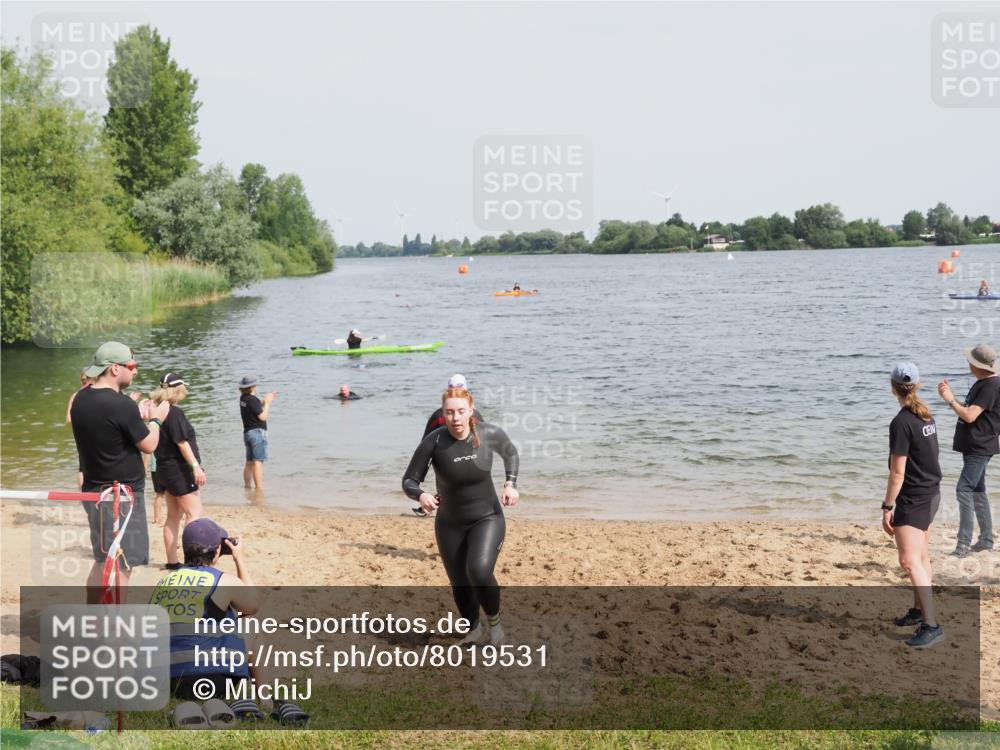 21.06.2025 - 27. Vierlanden-Triathlon MichiJ http://msf.ph/oto/8019531 15.06.2026 10:19:51 Schwimmen 500, 503, 539, 569, 578 meine-sportfotos.de