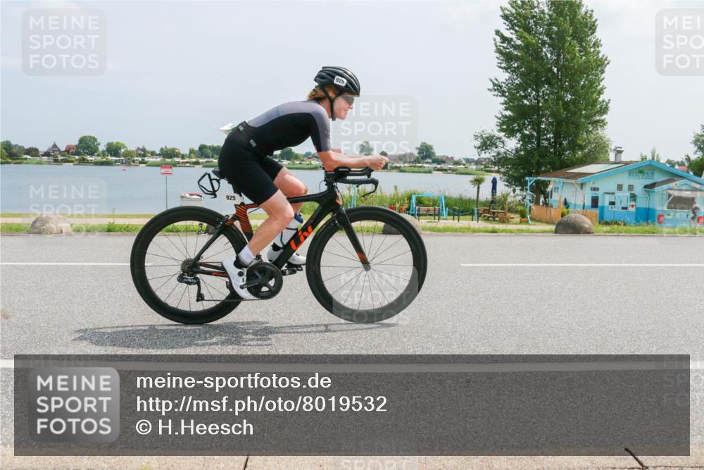 21.06.2025 - 27. Vierlanden-Triathlon H.Heesch http://msf.ph/oto/8019532 15.06.2025 12:01:54 Radfahren 925 meine-sportfotos.de