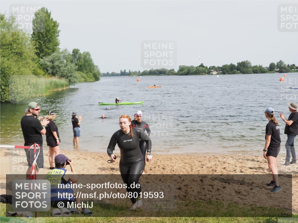 21.06.2025 - 27. Vierlanden-Triathlon MichiJ http://msf.ph/oto/8019593 15.06.2026 10:19:52 Schwimmen 500, 503, 539, 553, 569, 578 meine-sportfotos.de