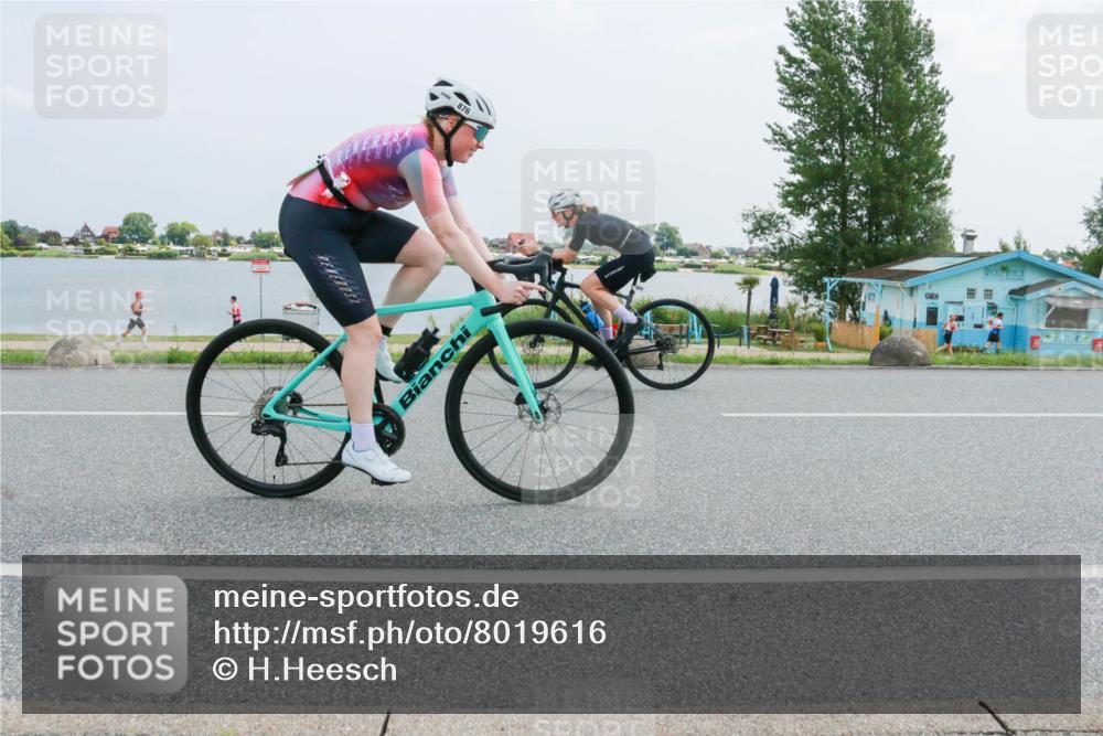 21.06.2025 - 27. Vierlanden-Triathlon H.Heesch http://msf.ph/oto/8019616 15.06.2025 12:02:35 Radfahren 219, 876, 944 meine-sportfotos.de