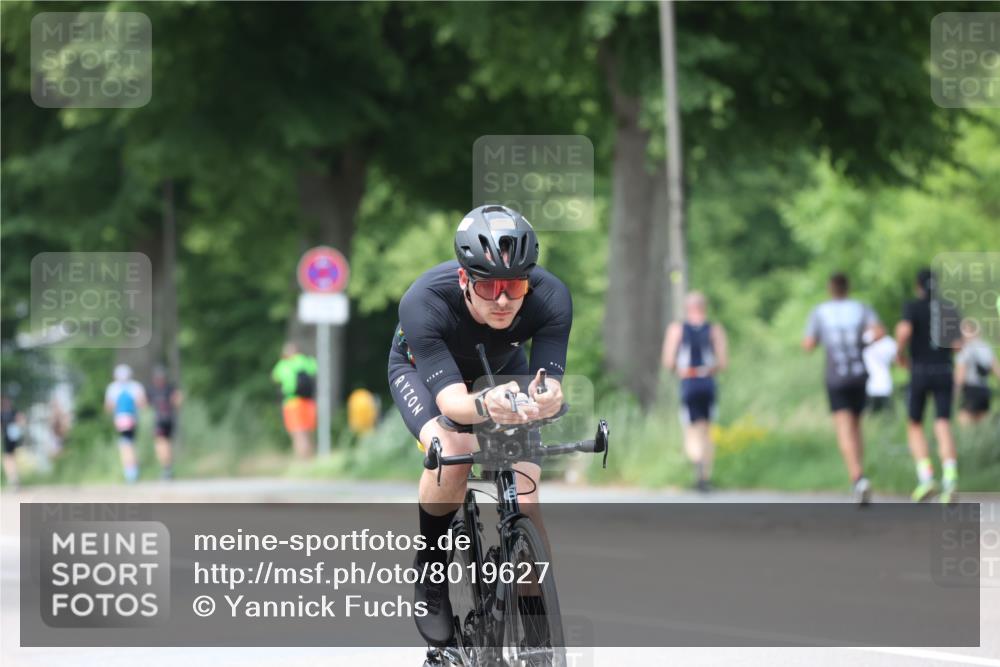15.06.2025 - 7 Türme Triathlon Yannick Fuchs http://msf.ph/oto/8019627 15.06.2025 13:32:03 Radfahren 298, 579, 1132, 1169 meine-sportfotos.de