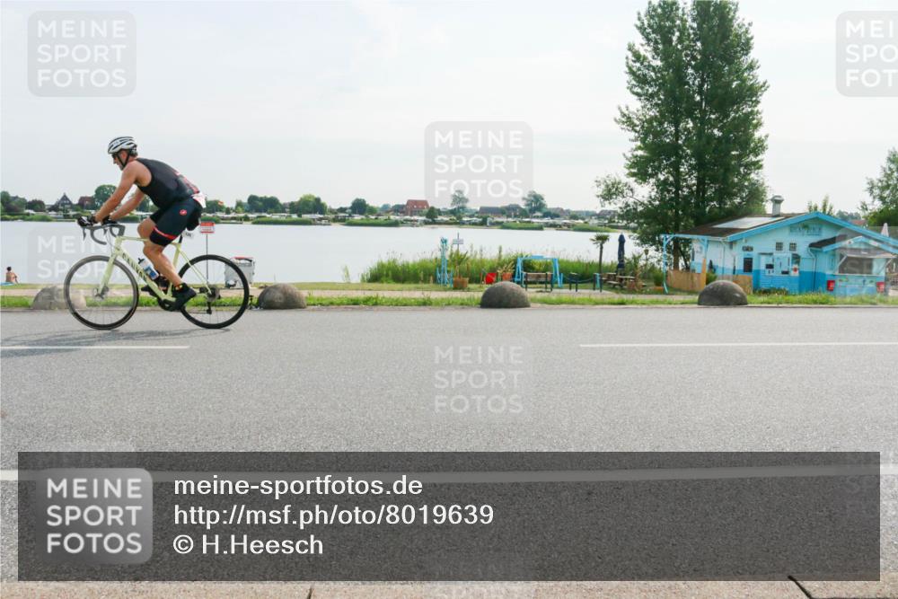 15.06.2025 - 27. Vierlanden-Triathlon H.Heesch http://msf.ph/oto/8019639 15.06.2025 09:39:27 Radfahren 125 meine-sportfotos.de