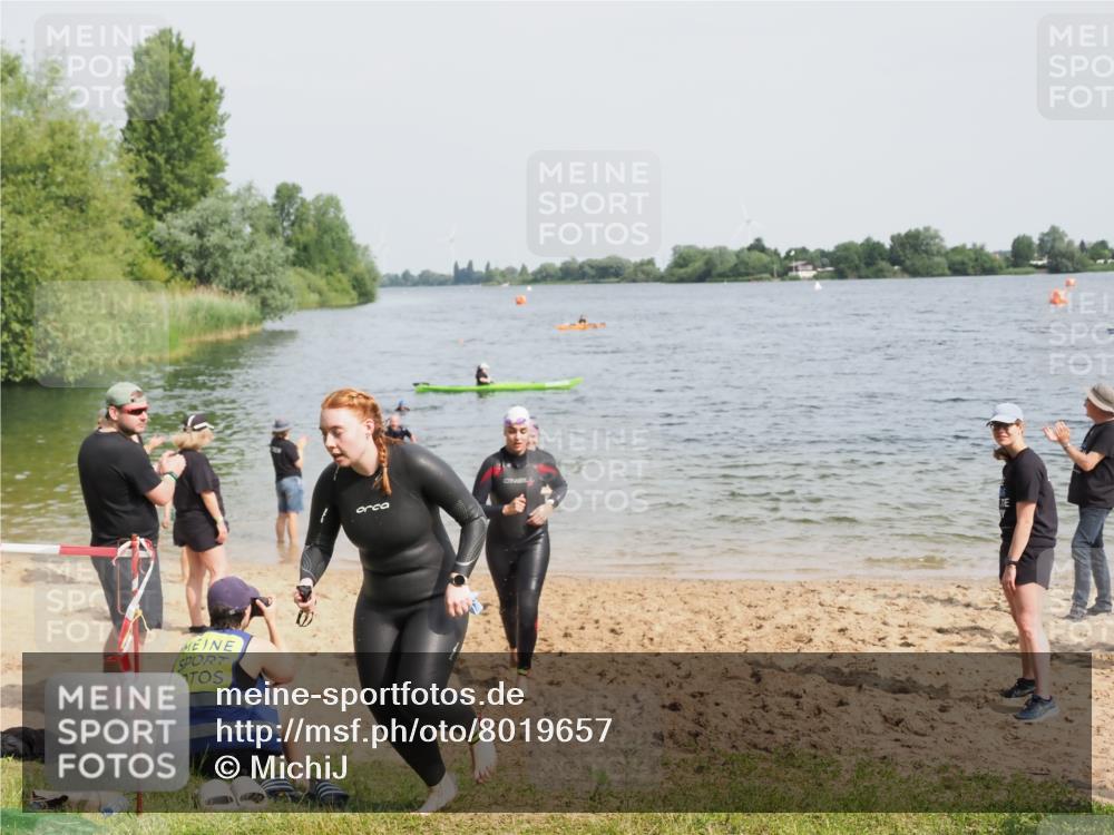 21.06.2025 - 27. Vierlanden-Triathlon MichiJ http://msf.ph/oto/8019657 15.06.2026 10:19:52 Schwimmen 500, 503, 539, 553, 569, 578 meine-sportfotos.de