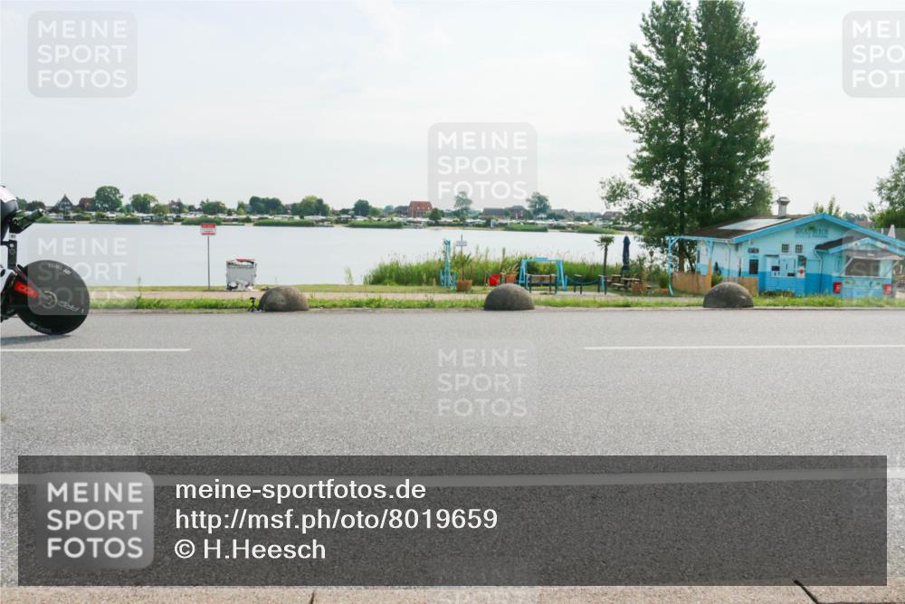 15.06.2025 - 27. Vierlanden-Triathlon H.Heesch http://msf.ph/oto/8019659 15.06.2025 09:39:31 Radfahren 87, 125 meine-sportfotos.de