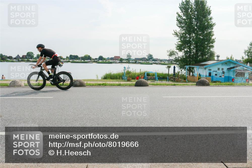 15.06.2025 - 27. Vierlanden-Triathlon H.Heesch http://msf.ph/oto/8019666 15.06.2025 09:39:39 Radfahren 48 meine-sportfotos.de