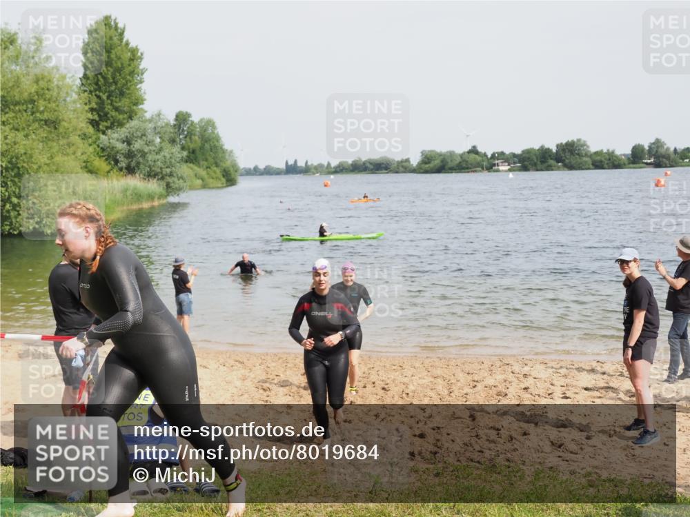 21.06.2025 - 27. Vierlanden-Triathlon MichiJ http://msf.ph/oto/8019684 15.06.2026 10:19:53 Schwimmen 500, 503, 539, 553, 569, 578 meine-sportfotos.de