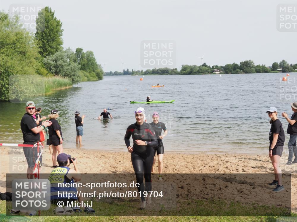 21.06.2025 - 27. Vierlanden-Triathlon MichiJ http://msf.ph/oto/8019704 15.06.2026 10:19:53 Schwimmen 500, 503, 539, 553, 569, 578 meine-sportfotos.de