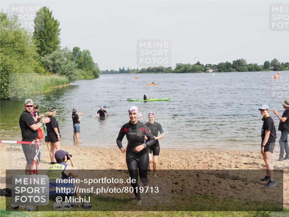 21.06.2025 - 27. Vierlanden-Triathlon MichiJ http://msf.ph/oto/8019713 15.06.2026 10:19:54 Schwimmen 500, 539, 553, 569, 578 meine-sportfotos.de