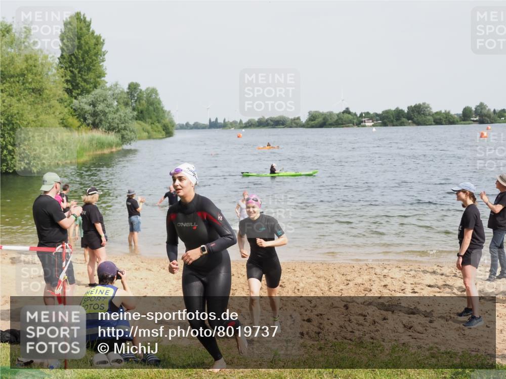21.06.2025 - 27. Vierlanden-Triathlon MichiJ http://msf.ph/oto/8019737 15.06.2026 10:19:54 Schwimmen 500, 539, 553, 569, 578 meine-sportfotos.de