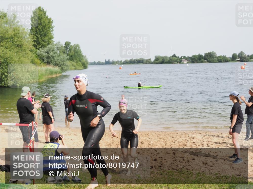 21.06.2025 - 27. Vierlanden-Triathlon MichiJ http://msf.ph/oto/8019747 15.06.2026 10:19:55 Schwimmen 500, 539, 553, 569, 578 meine-sportfotos.de