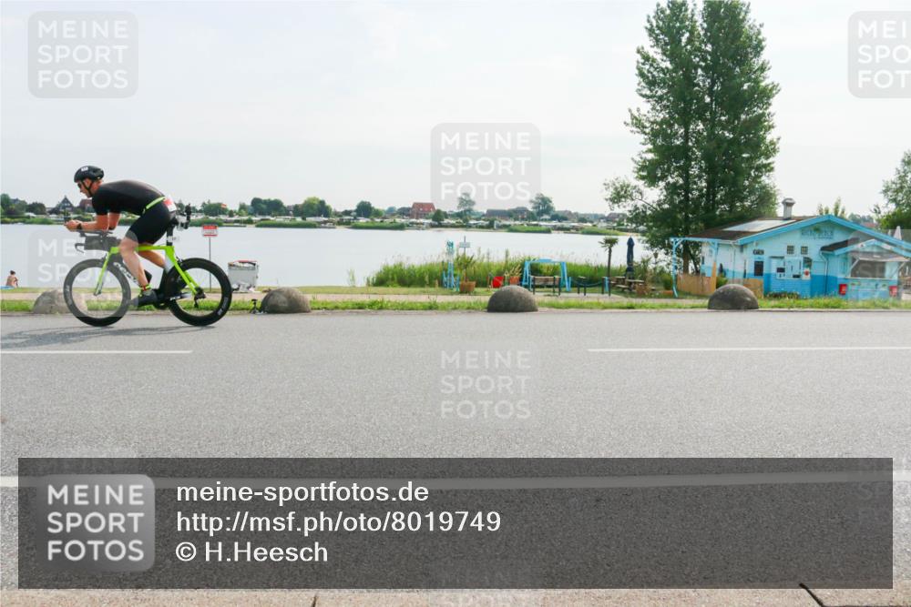 15.06.2025 - 27. Vierlanden-Triathlon H.Heesch http://msf.ph/oto/8019749 15.06.2025 09:40:32 Radfahren 17, 78 meine-sportfotos.de
