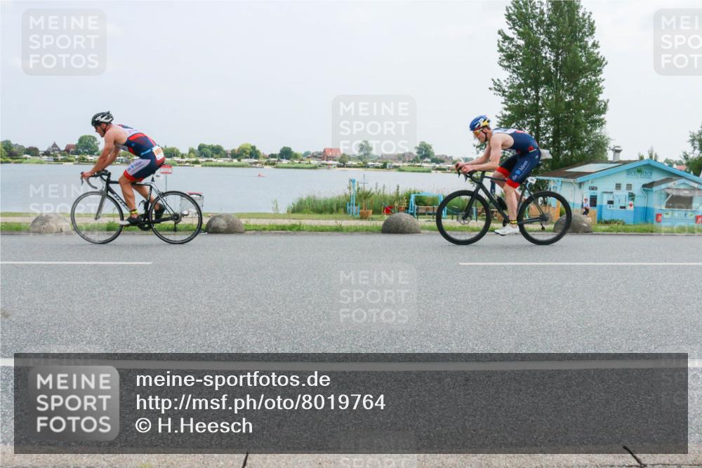 21.06.2025 - 27. Vierlanden-Triathlon H.Heesch http://msf.ph/oto/8019764 15.06.2025 12:02:55 Radfahren 984, 985, 986, 987, 988 meine-sportfotos.de