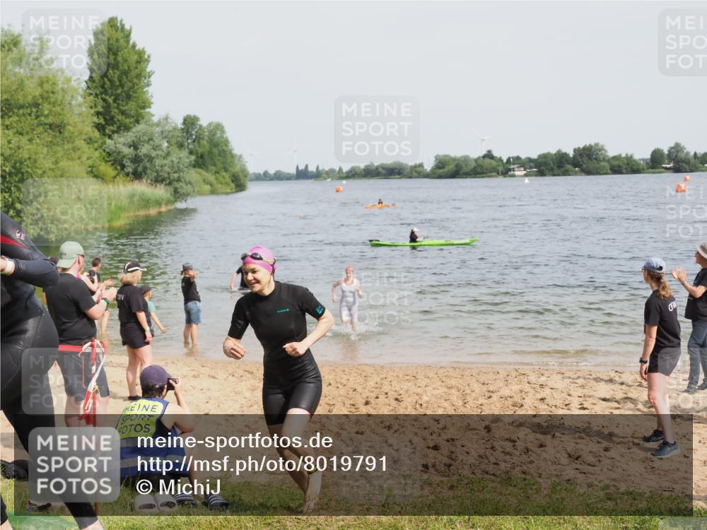21.06.2025 - 27. Vierlanden-Triathlon MichiJ http://msf.ph/oto/8019791 15.06.2026 10:19:55 Schwimmen 500, 539, 553, 569, 578 meine-sportfotos.de