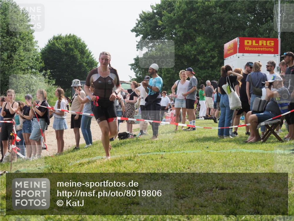 15.06.2025 - 27. Vierlanden-Triathlon KatJ http://msf.ph/oto/8019806 15.06.2025 10:19:22 Schwimmen 474, 543, 558 meine-sportfotos.de