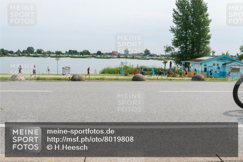 15.06.2025 - 27. Vierlanden-Triathlon H.Heesch http://msf.ph/oto/8019808 15.06.2025 11:16:06 Radfahren 102, 208, 860 meine-sportfotos.de