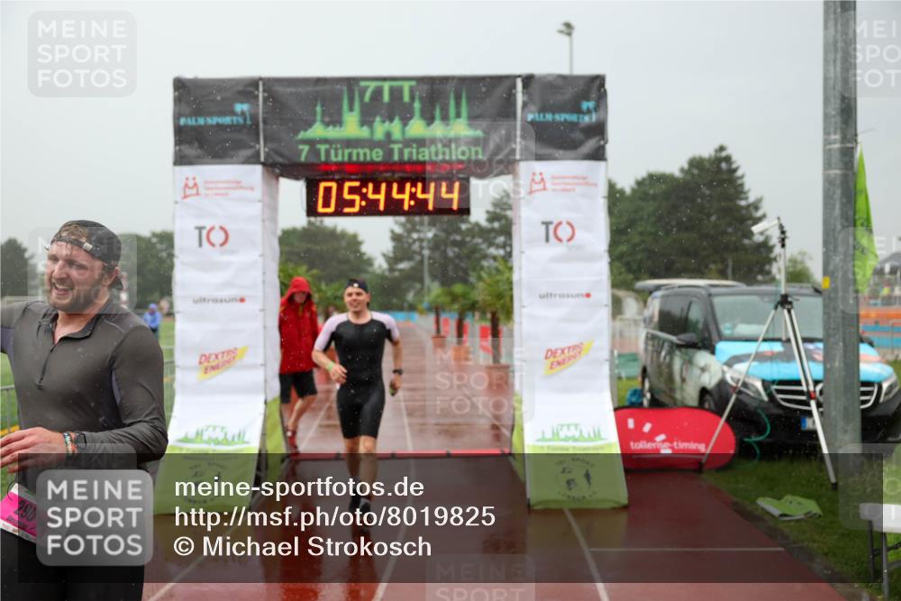 15.06.2025 - 7 Türme Triathlon Michael Strokosch http://msf.ph/oto/8019825 15.06.2025 15:44:44 Ziel 274, 296 meine-sportfotos.de