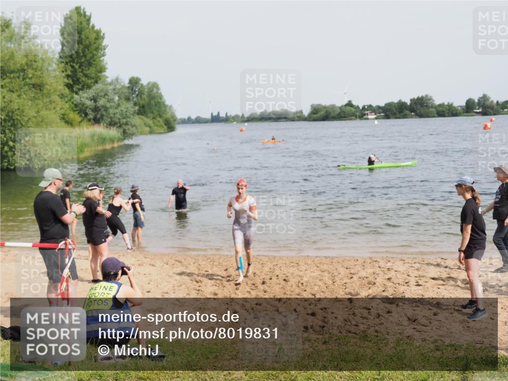 21.06.2025 - 27. Vierlanden-Triathlon MichiJ http://msf.ph/oto/8019831 15.06.2026 10:19:58 Schwimmen 500, 553, 569, 578 meine-sportfotos.de