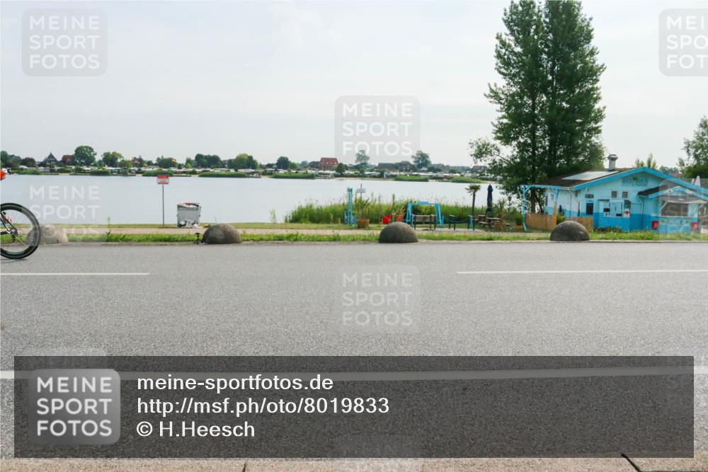 15.06.2025 - 27. Vierlanden-Triathlon H.Heesch http://msf.ph/oto/8019833 15.06.2025 09:41:28 Radfahren 188 meine-sportfotos.de