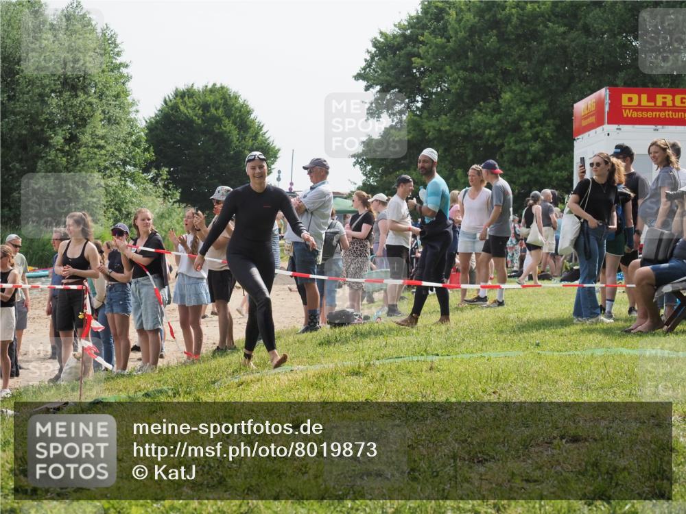 15.06.2025 - 27. Vierlanden-Triathlon KatJ http://msf.ph/oto/8019873 15.06.2025 10:19:43 Schwimmen 503, 539, 603 meine-sportfotos.de