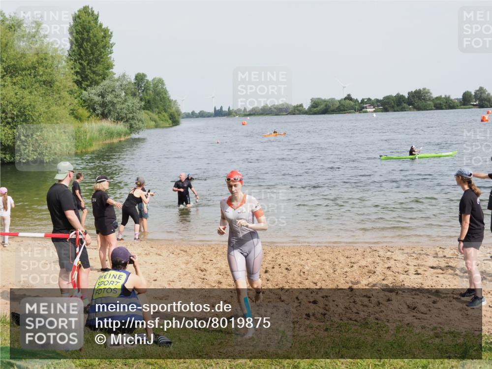 21.06.2025 - 27. Vierlanden-Triathlon MichiJ http://msf.ph/oto/8019875 15.06.2026 10:20:00 Schwimmen 500, 553, 569 meine-sportfotos.de