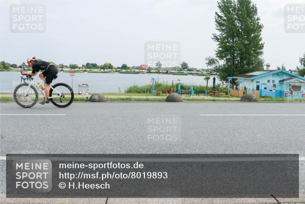 21.06.2025 - 27. Vierlanden-Triathlon H.Heesch http://msf.ph/oto/8019893 15.06.2025 12:03:36 Radfahren 911, 917, 933 meine-sportfotos.de