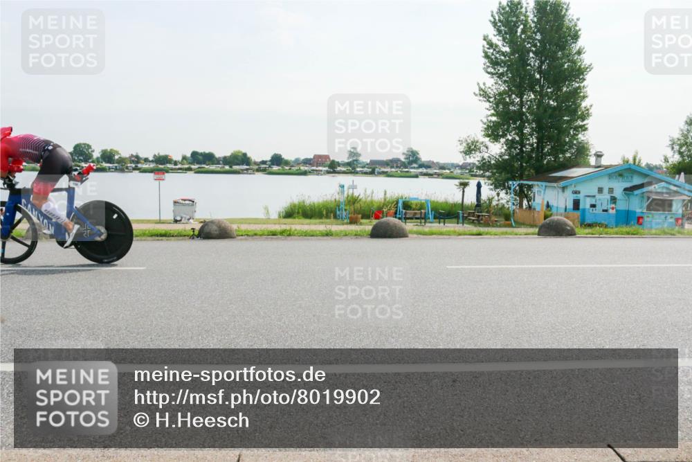 15.06.2025 - 27. Vierlanden-Triathlon H.Heesch http://msf.ph/oto/8019902 15.06.2025 09:42:16 Radfahren 50, 83, 158 meine-sportfotos.de