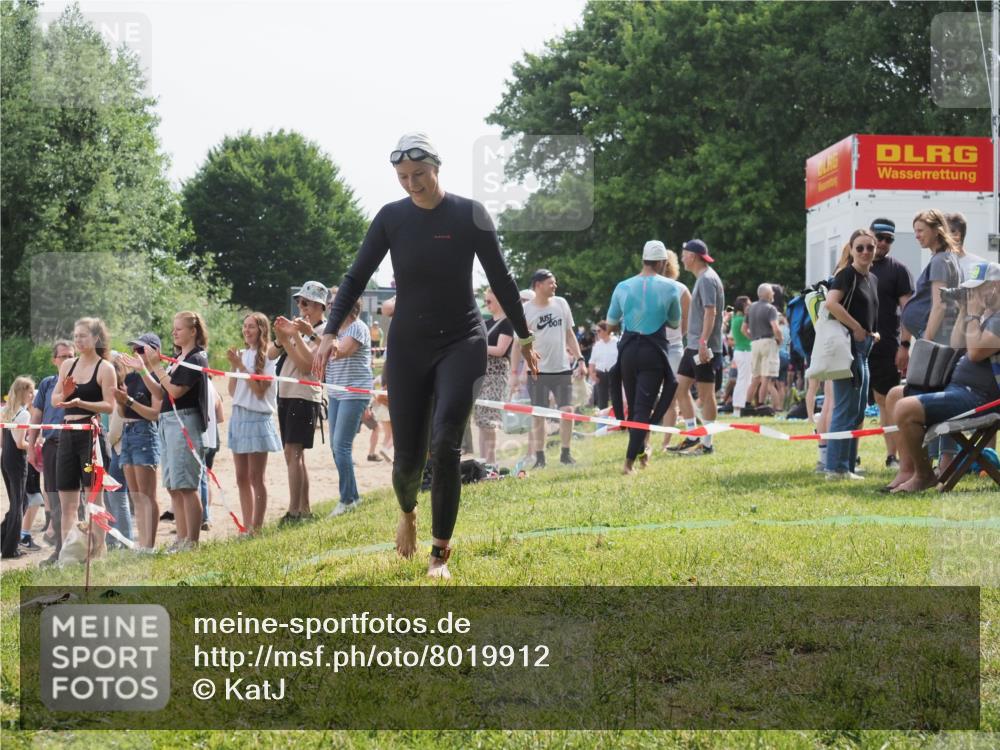 15.06.2025 - 27. Vierlanden-Triathlon KatJ http://msf.ph/oto/8019912 15.06.2025 10:19:45 Schwimmen 503, 539, 603 meine-sportfotos.de