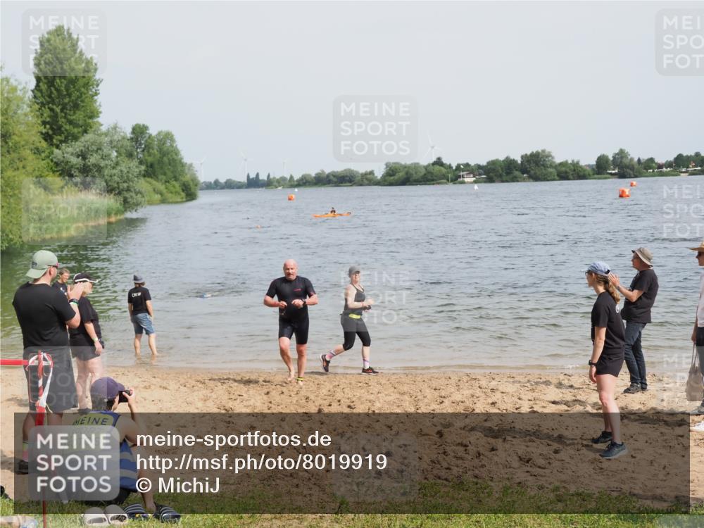 21.06.2025 - 27. Vierlanden-Triathlon MichiJ http://msf.ph/oto/8019919 15.06.2026 10:20:09 Schwimmen 616 meine-sportfotos.de